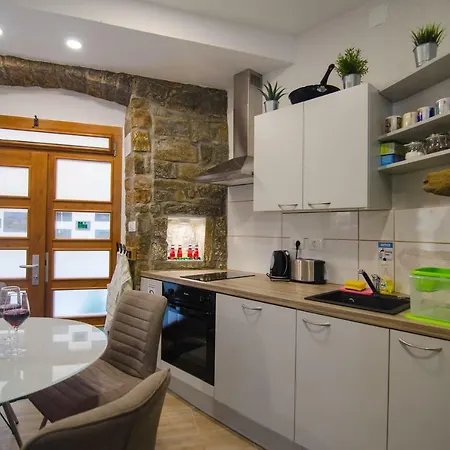 Traditional Apartment *