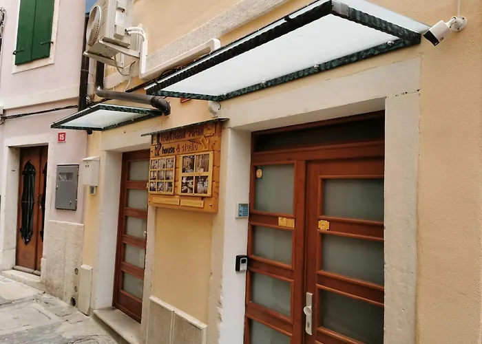 Traditional Apartman *